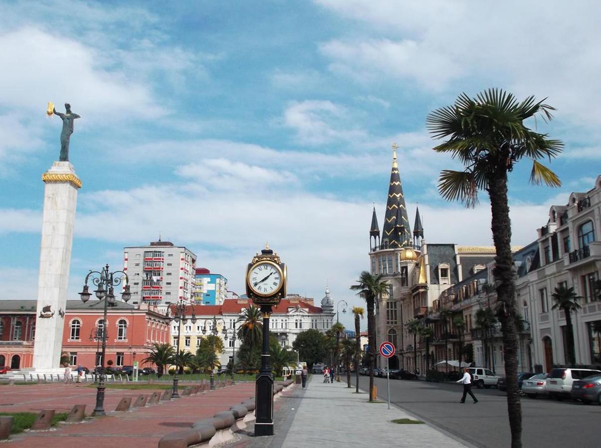 Old Batumi Apartment Luaran gambar